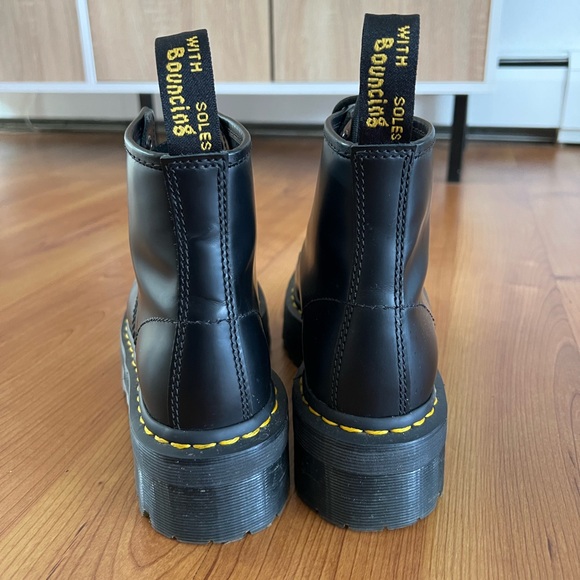 Dr Marten / Doc Marten 101 Smooth Leather Ankle Boot Platform LIKE NEW womens 8 - Picture 2 of 4